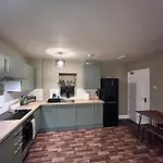 Hikers Hideaway At The Ship Appartement *